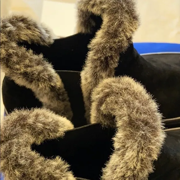 BNWT Stuart Weitzman Winter Fur-Trim Ankle Boots