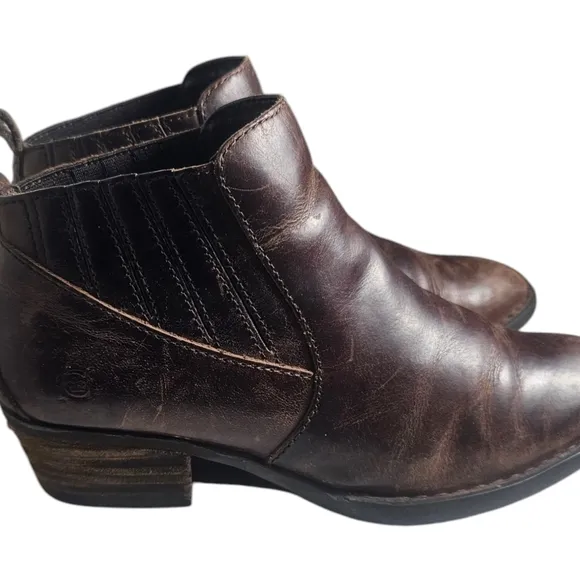 Born Beebe in Boardwalk - Born Womens Boots Size 7M