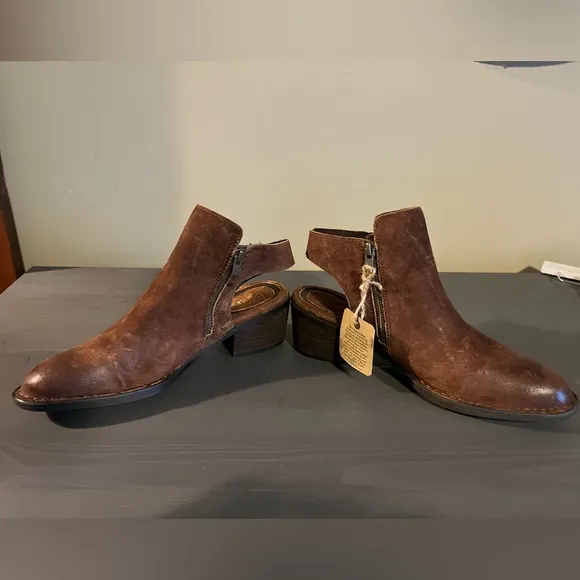 Born Margarit Shootie Boots NEW