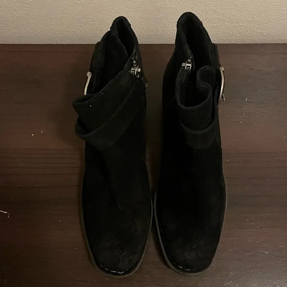 BORN MOROCCO BLACK DISTRESSED SUEDE BOOTS! NEW! Size 5.5
