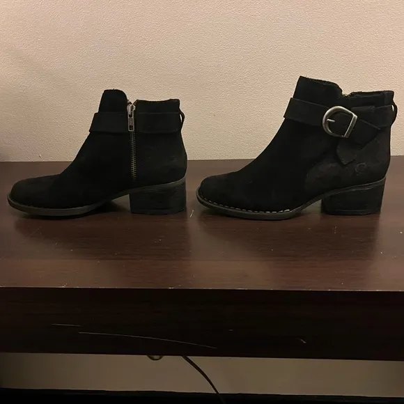 BORN MOROCCO BLACK DISTRESSED SUEDE BOOTS! NEW! Size 5.5