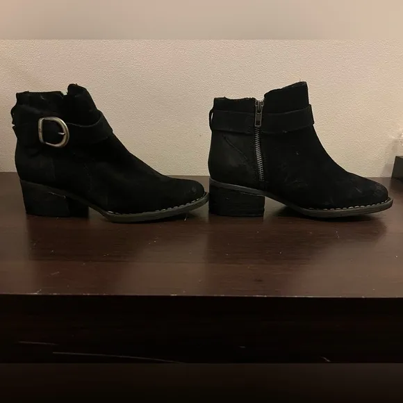 BORN MOROCCO BLACK DISTRESSED SUEDE BOOTS! NEW! Size 5.5