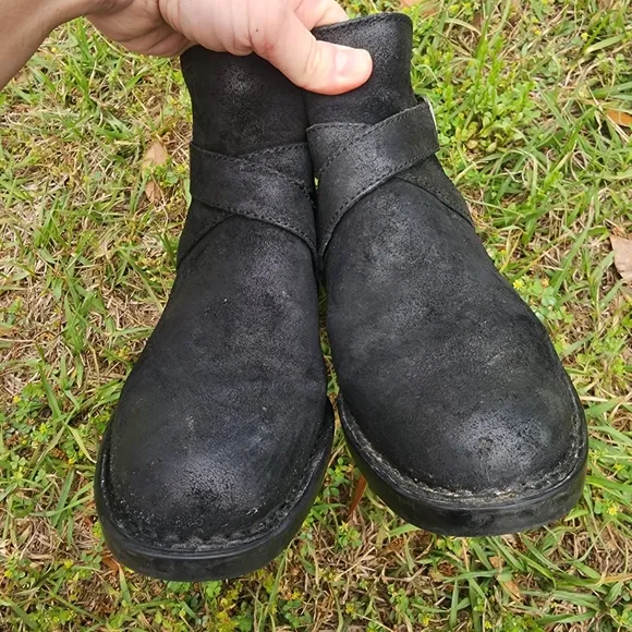 BORN Trinculo Ankle Boots NWOT