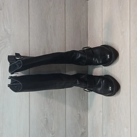Born Women Shaylee Tall Leather Buckle Heels Boots shoes sz 6.5M