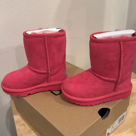 Brand New UGG Girls Kids Size 7 Pink Boots