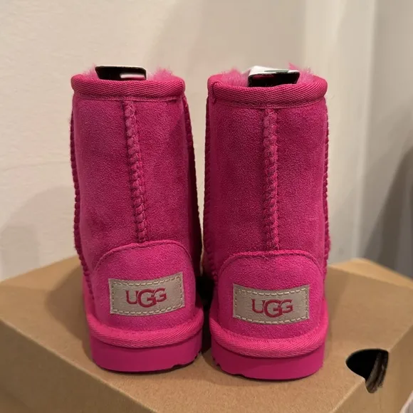 Brand New UGG Girls Kids Size 7 Pink Boots