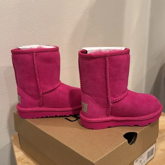 Brand New UGG Girls Kids Size 7 Pink Boots