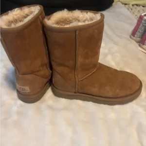 Brown Shearling Lined Boots