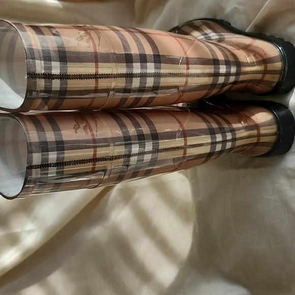 Burberry Plaid Women's Rain Boots, 37/7, $140