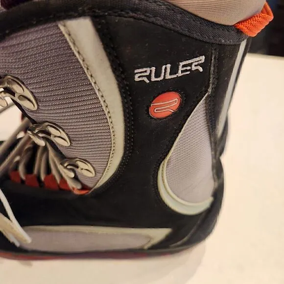 Burton Ruler Snowboard boots. Size 8.5