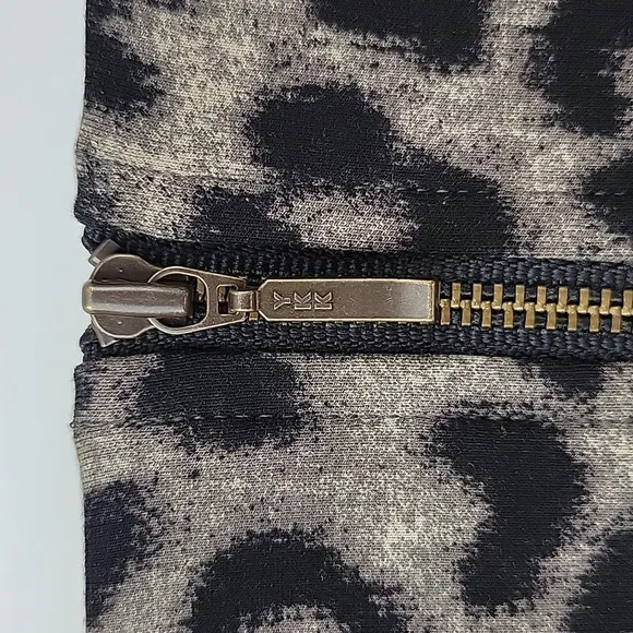 CAbi Jungle Skirt Taupe/Gray/Black Puma Leopard Print Size 4 NWOT
