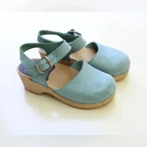 Cape clogs kids shoes