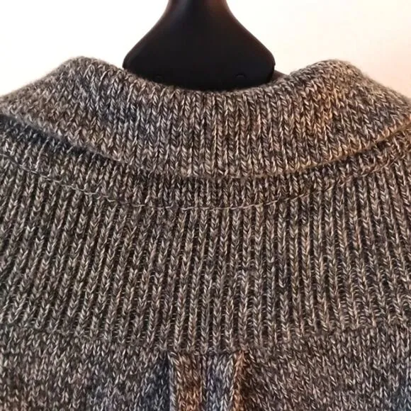 Carolyn Taylor Sweater Knit CARDIGAN Sz L GRAY Boxy Collar w Pockets Buttons