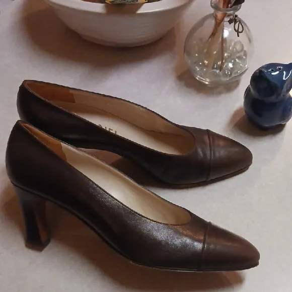Chanel Brown Leather Heels. Beautiful Condition. Size 38.5
