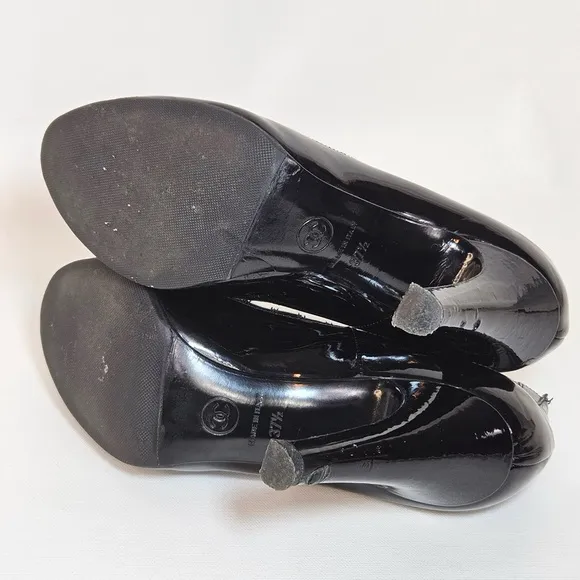 CHANEL Patent Leather Ankle Booties Shoes Paris New York PNY 37.5 (US 7.5) 2006