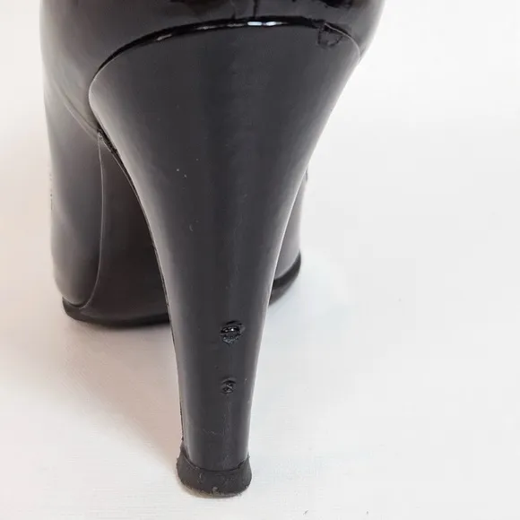 CHANEL Patent Leather Ankle Booties Shoes Paris New York PNY 37.5 (US 7.5) 2006
