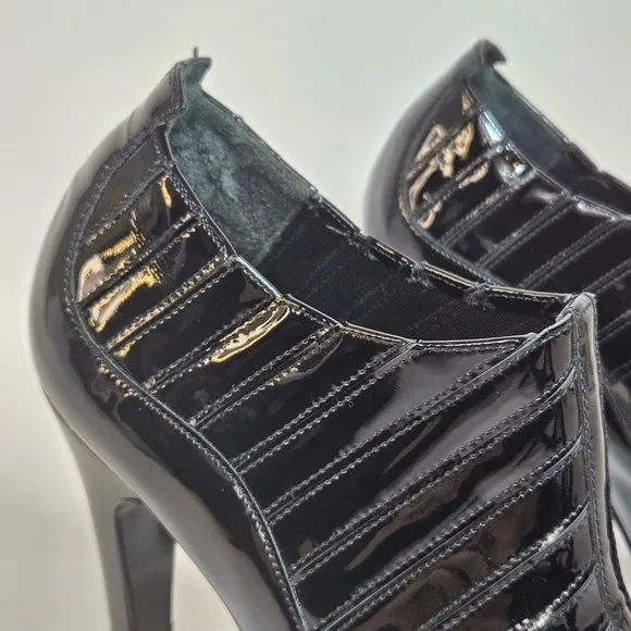 CHANEL Patent Leather Ankle Booties Shoes Paris New York PNY 37.5 (US 7.5) 2006