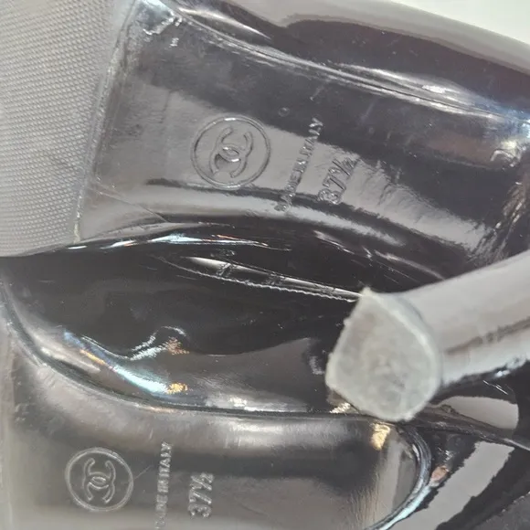 CHANEL Patent Leather Ankle Booties Shoes Paris New York PNY 37.5 (US 7.5) 2006
