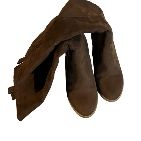 Charles by Charles David boots size 5.5. Faux brown. Side zipper.