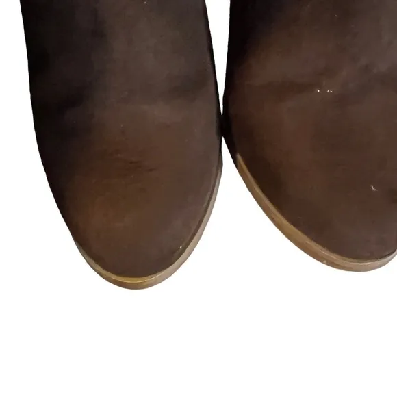 Charles by Charles David boots size 5.5. Faux brown. Side zipper.