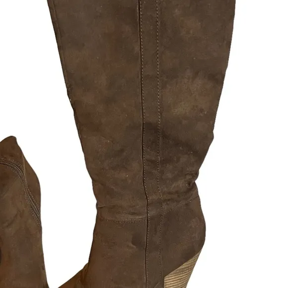 Charles by Charles David boots size 5.5. Faux brown. Side zipper.