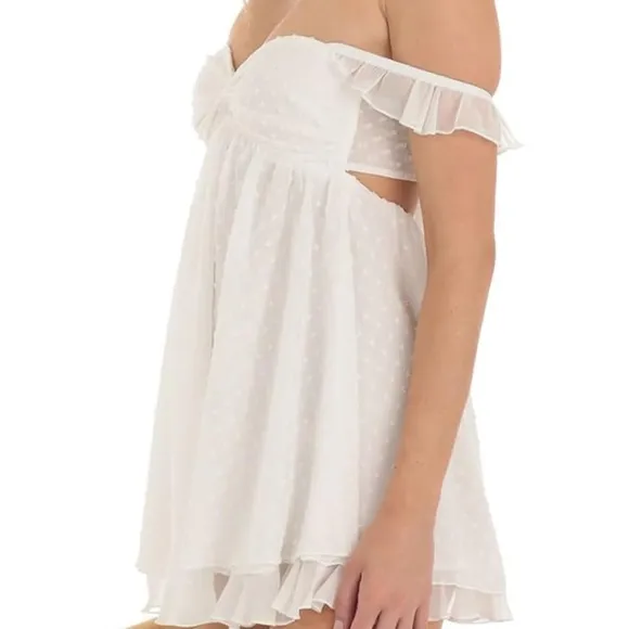 Charming White Off-the-Shoulder Women’s Dress Size S
