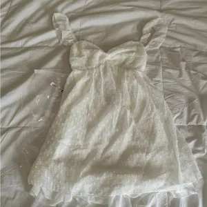 Charming White Off-the-Shoulder Women’s Dress Size S