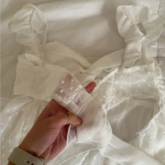 Charming White Off-the-Shoulder Women’s Dress Size S