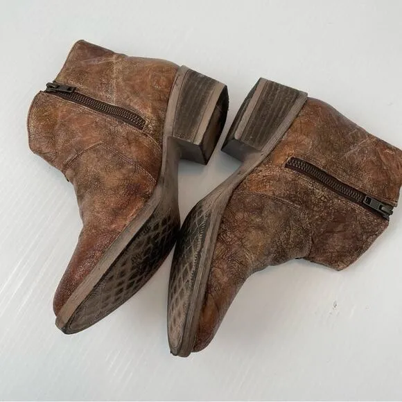 Circle G studded star inlay boots short booties cowboy style boots brown size 6