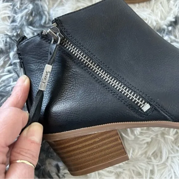 Circus Sam Edelman Heidi Booties. Almond toe, back pull tab.