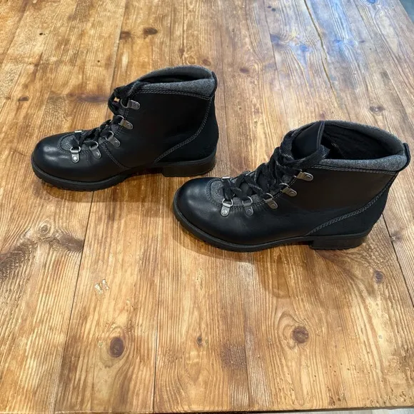 Clarks Collection Soft Cushion Black Leather Ankle Boots #15807 Women’s 7 NEW