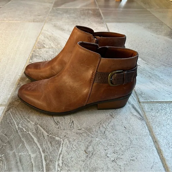 Clarks Collection Women’s Addiy Kara Tan Leather Almond Toe Ankle Boots, Size 8M