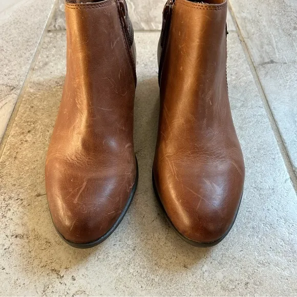 Clarks Collection Women’s Addiy Kara Tan Leather Almond Toe Ankle Boots, Size 8M