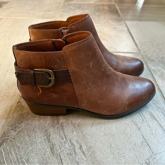 Clarks Collection Women’s Addiy Kara Tan Leather Almond Toe Ankle Boots, Size 8M