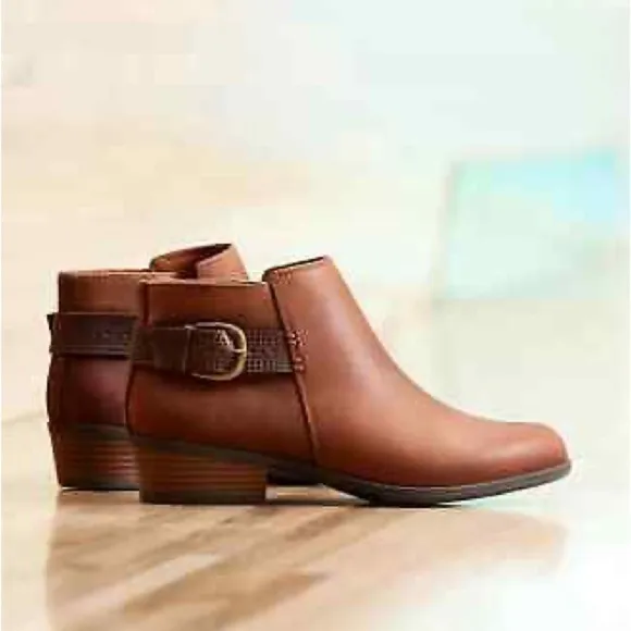 Clarks Collection Women's Brown Addiy Kara Booties!