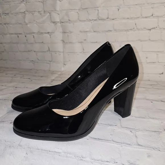 Clarks Elegant Black Women's  Patten Learher Heels Size 8 1/2