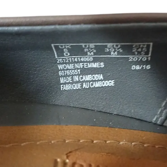 Clarks Gray Pumps Women's Classic Leather Heels Size 8