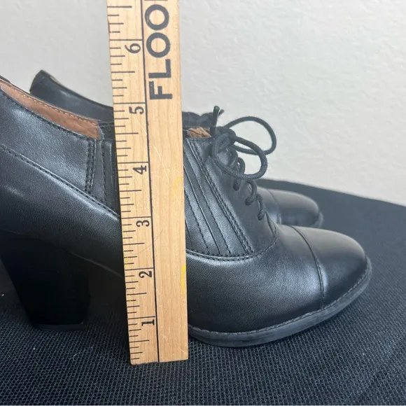 Clarks Indigo Black Leather Lace Up Booties Women’s Size 6.5M Heels 63091 Comfy