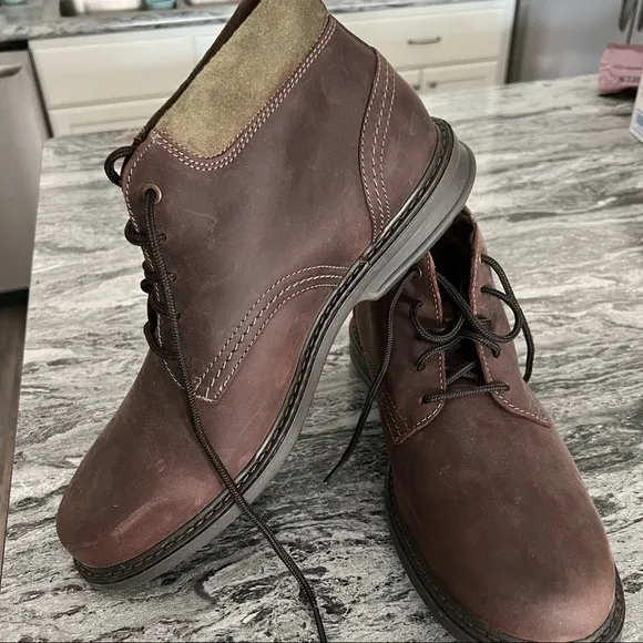 Clarks Rendell Peak brown leather boot (NIB)
