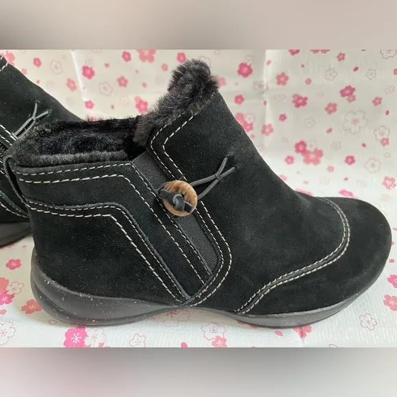 Clarks Roseville Aster Black Ankle Boots Leather/Suede Womens Size 7 WIDE
