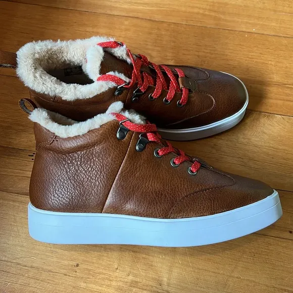CLARKS - WOMENS HERO HIKER BOOTS Size 7.5 NWOT