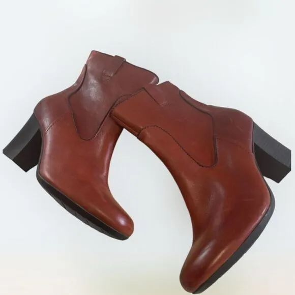 Clarks Women's Stroll Vine Ankle Boots Rust 10