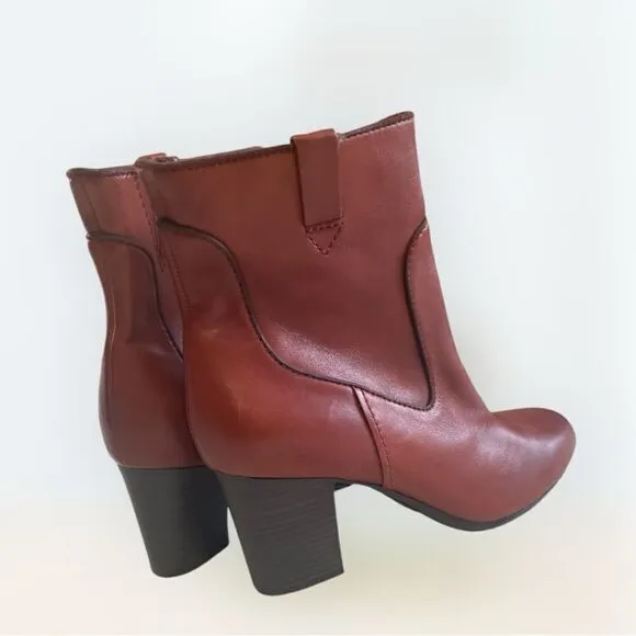 Clarks Women's Stroll Vine Ankle Boots Rust 10