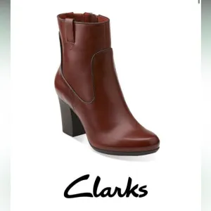 Clarks Women's Stroll Vine Ankle Boots Rust 10