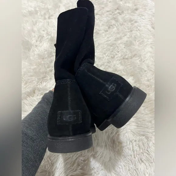 Classic Flat UGG Josefene Boots - Size 7 - NWT