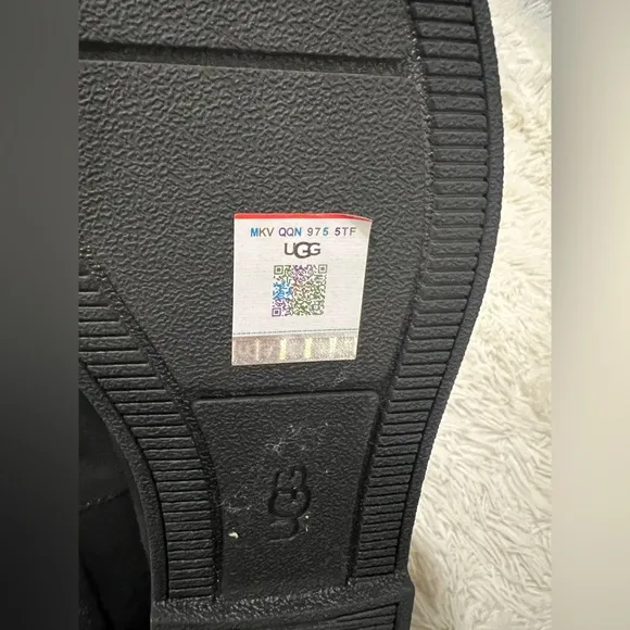 Classic Flat UGG Josefene Boots - Size 7 - NWT