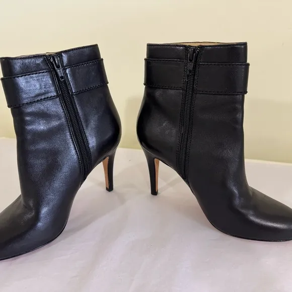 COACH Blossom Black Leather Belted Heeled Semi Mite Short Boots Sz 5.5