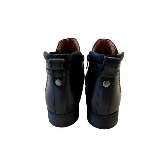 Cobb Hill Black Chelsea Round Toe Size 6.5  EU 37 Zip Up Support Leather Bootie