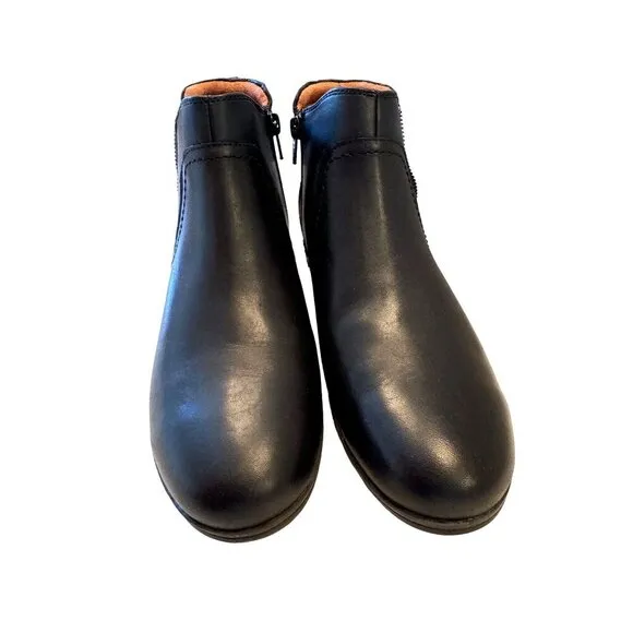 Cobb Hill Black Chelsea Round Toe Size 6.5  EU 37 Zip Up Support Leather Bootie