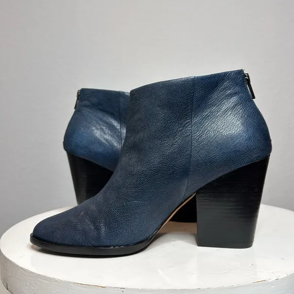 COLE HAAN DEY BLAZER BLUE LEATHER ALMOND TOE STACKED HEEL ANKLE BOOTS BOOTIES